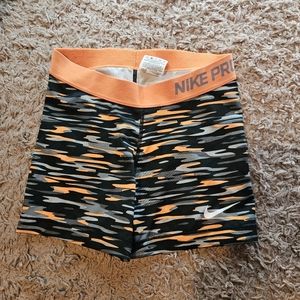 Nike median orange and black army